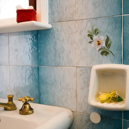 לינה וארוחת בוקר Dormidame' 3*